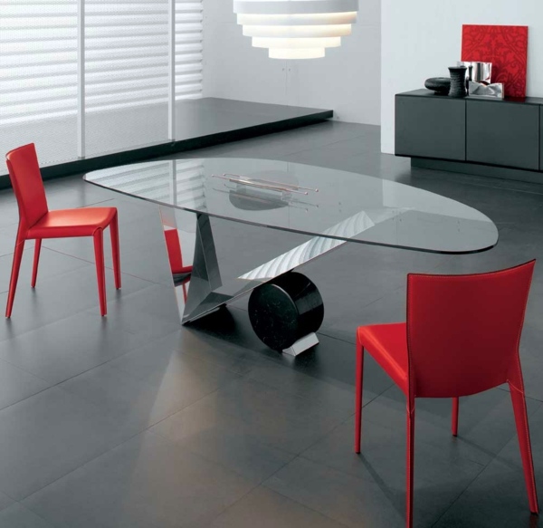 Esstisch mit Stühlen - Unique dining room with new chairs