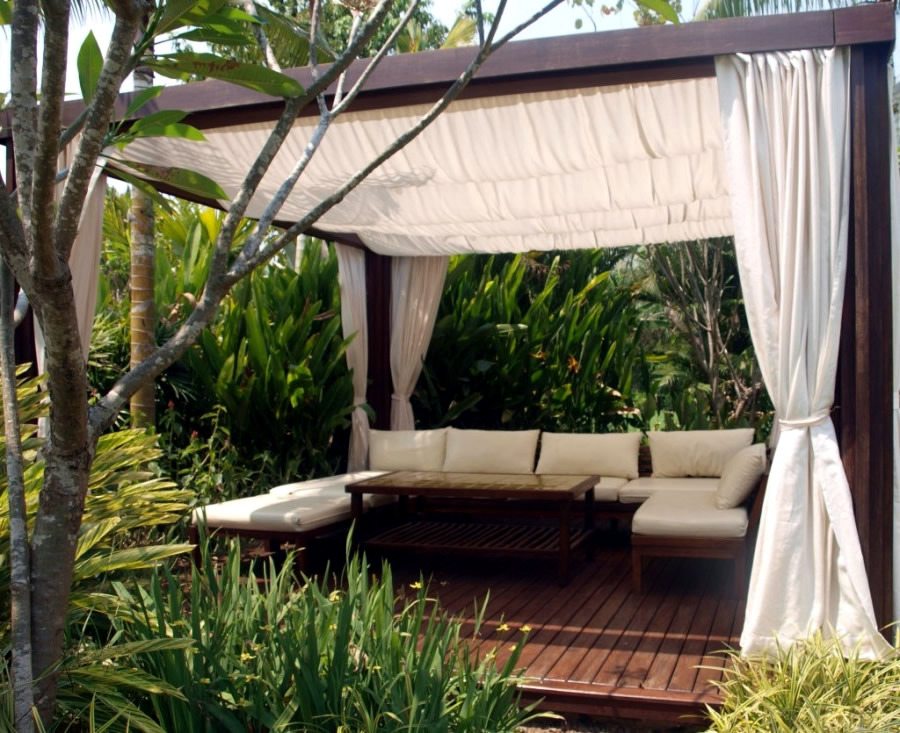Outdoor living space photos