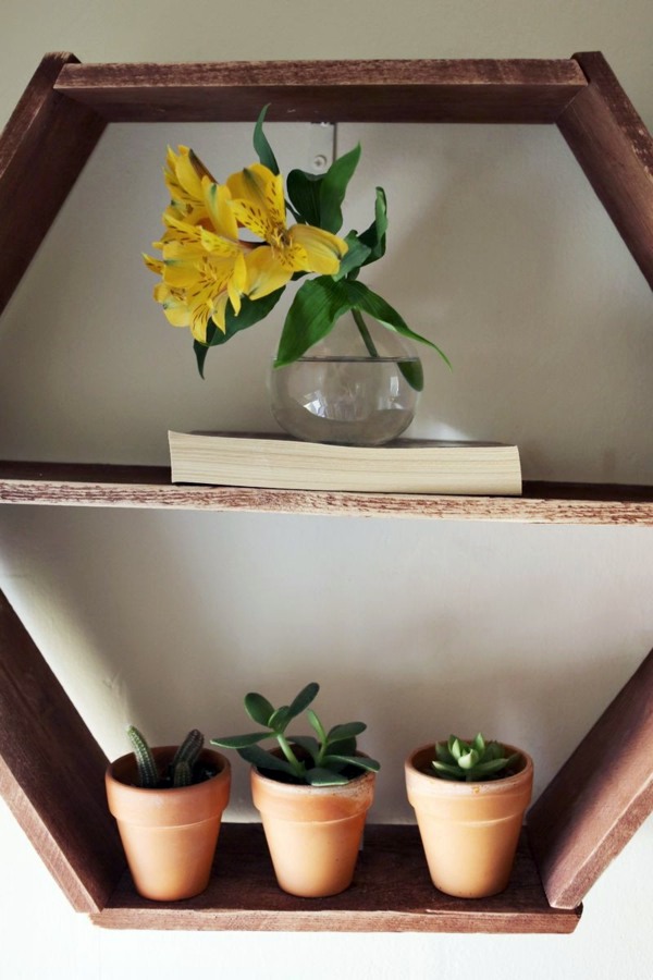 DIY wall shelf honeycomb - creative ideas for your home