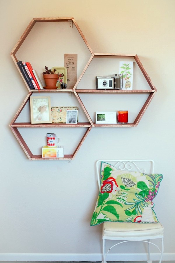 DIY wall shelf honeycomb - creative ideas for your home