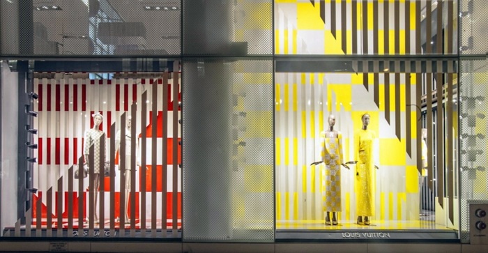 Showcase decorate - Vusual Merchandising at a high level