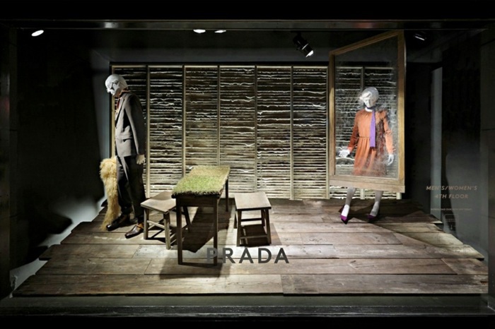 Showcase decorate - Vusual Merchandising at a high level