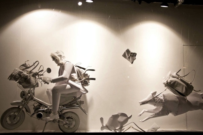 Showcase decorate - Vusual Merchandising at a high level