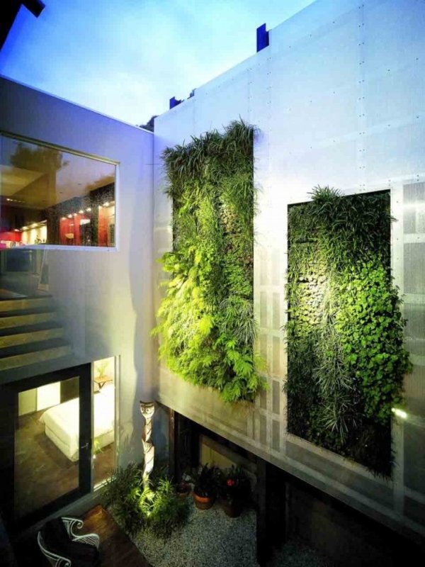 30 Incredible Vertical Gardens and green walls to admire