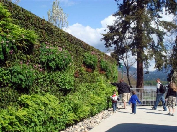 30 Incredible Vertical Gardens and green walls to admire