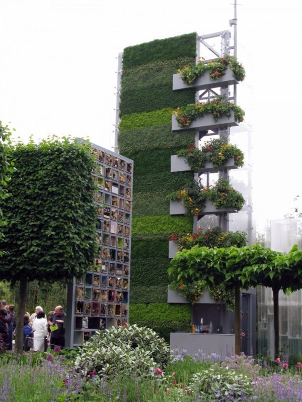 30 Incredible Vertical Gardens and green walls to admire