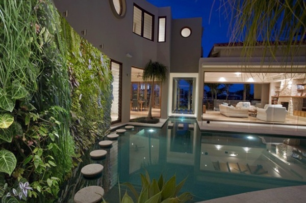 30 Incredible Vertical Gardens and green walls to admire