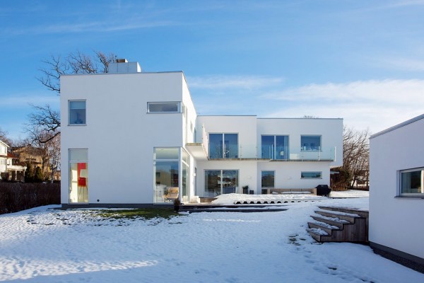 Swedish Modern Villa by Thomas Eriksson
