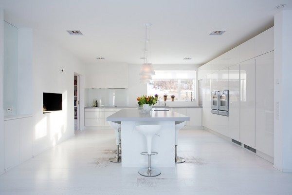 Swedish Modern Villa by Thomas Eriksson