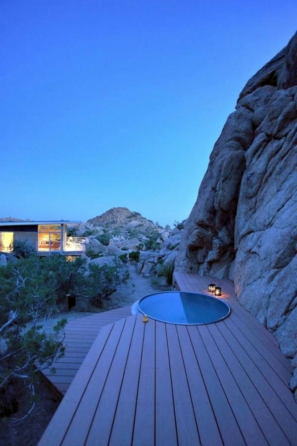 Enjoy relaxing bath in the garden