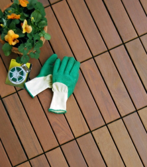 Lay patio and balcony with wooden tiles - Use wood tiles for flooring Lay patio and balcony with wooden tiles - Use wood tiles for flooring