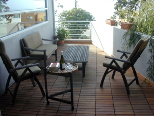 Lay patio and balcony with wooden tiles - Use wood tiles for flooring