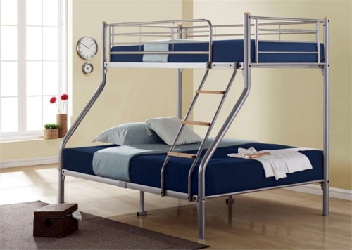 Beautiful metal bunk bed in the nursery of Letti Cosatto