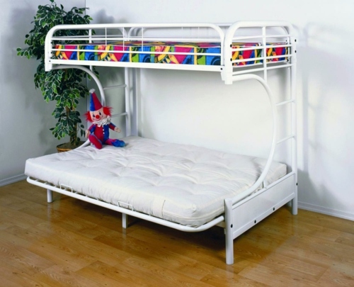Beautiful metal bunk bed in the nursery of Letti Cosatto