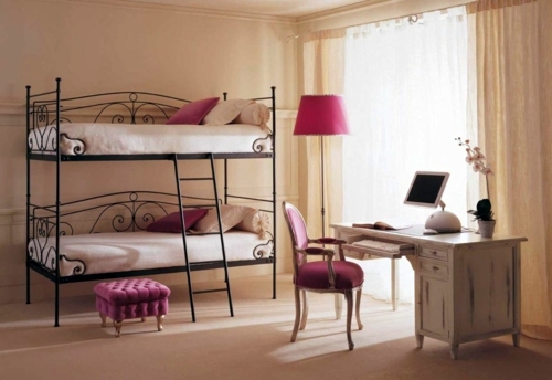 Beautiful metal bunk bed in the nursery of Letti Cosatto