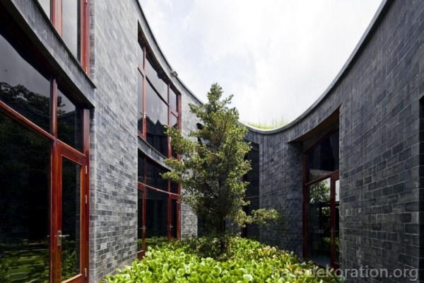 House of Stone With an unconventional design in Vietnam House of Stone With an unconventional design in Vietnam