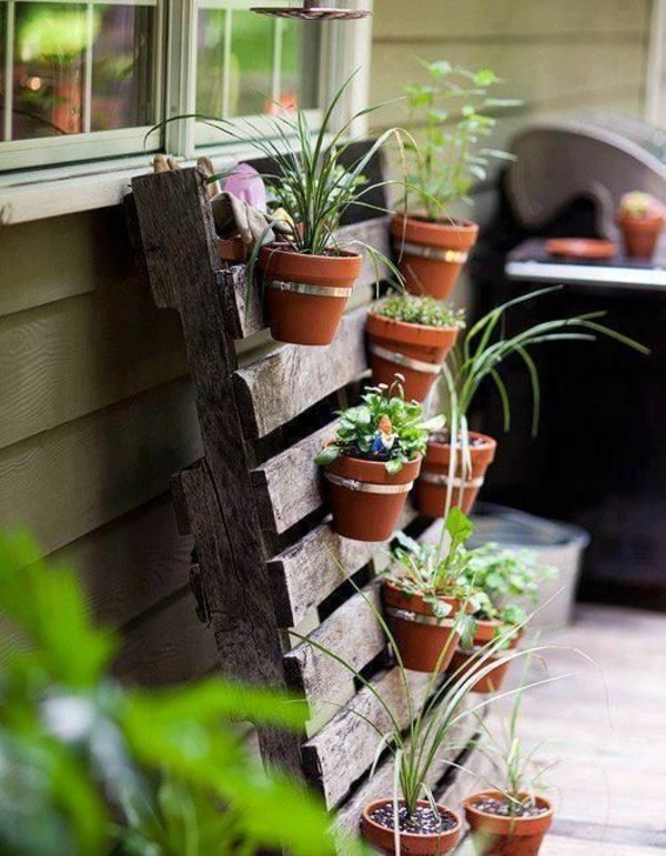 Create a vertical garden for your home by wooden panels Create a vertical garden for your home by wooden panels