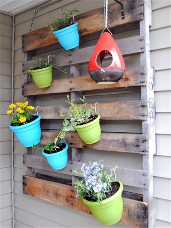 Create a vertical garden for your home by wooden panels Create a vertical garden for your home by wooden panels
