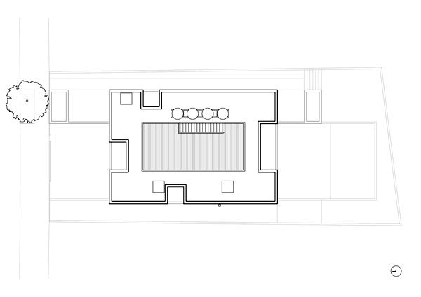 A house in Sao Paolo, Brazil presents volumetric structure A house in Sao Paolo, Brazil presents volumetric structure