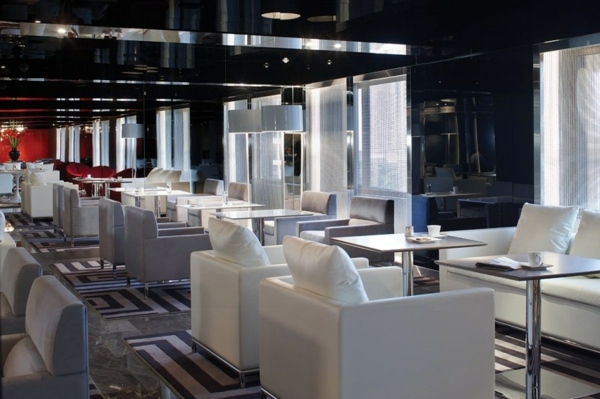Luxury hotel in the heart of Hong Kong