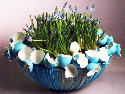 Ostern - Easter decoration with spring flowers