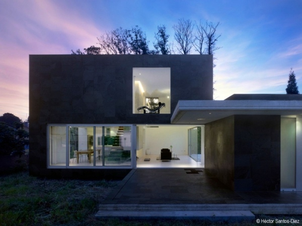 Luxury house in Spain with a unique fireplace Luxury house in Spain with a unique fireplace