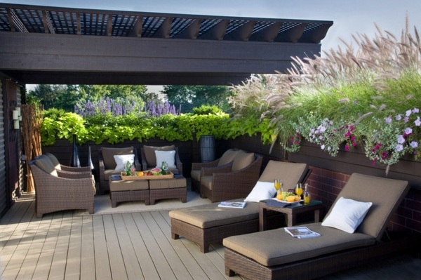 The lush privacy in the garden