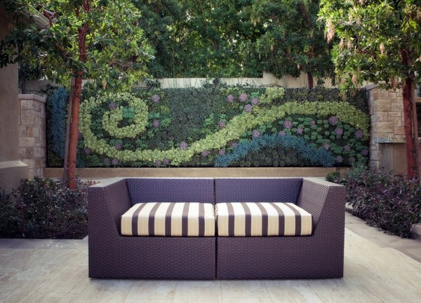 The lush privacy in the garden