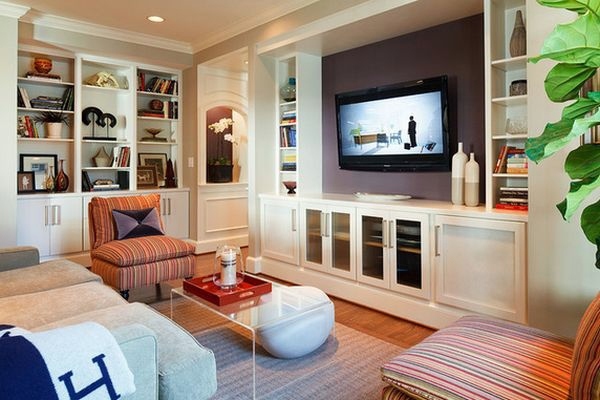 Coffee table made of acrylic glass complements any living room furniture