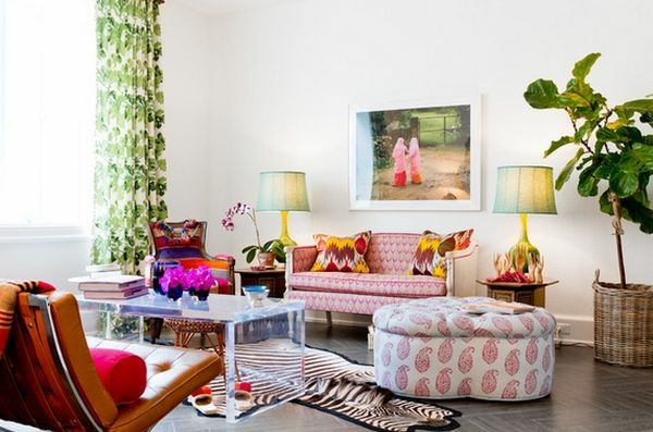 Coffee table made of acrylic glass complements any living room furniture