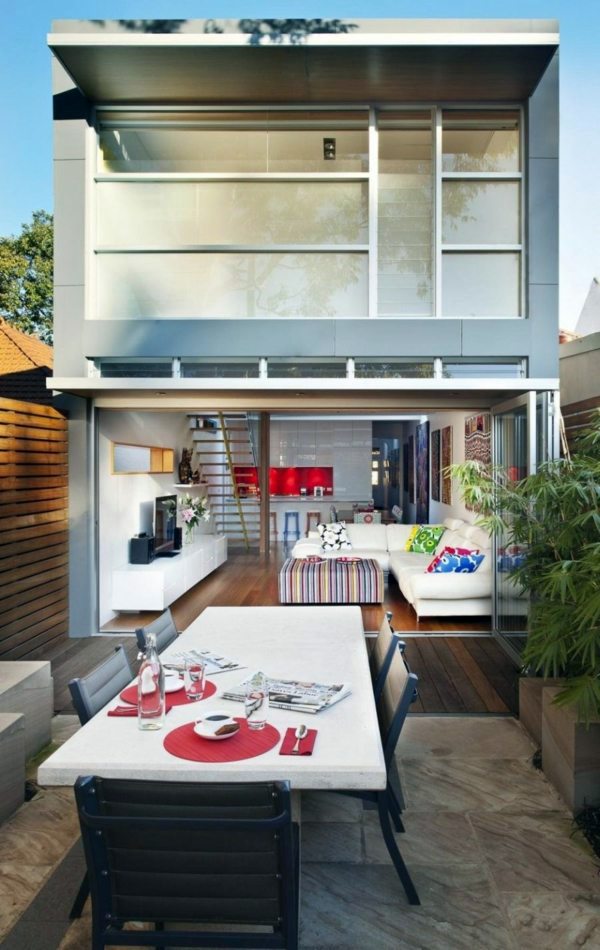 Modern house cultivation for a classical monument in Sydney