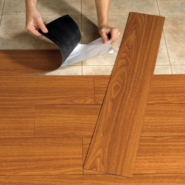 Lay vinyl flooring on the terrace