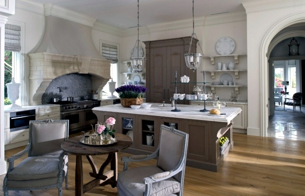 Find out more about the color scheme of your boring kitchen