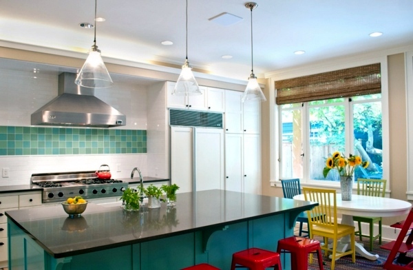 Find out more about the color scheme of your boring kitchen