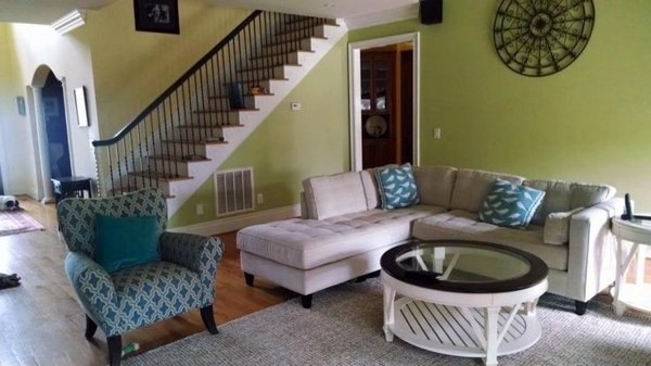 Round coffee table - the eye-catcher in your living room