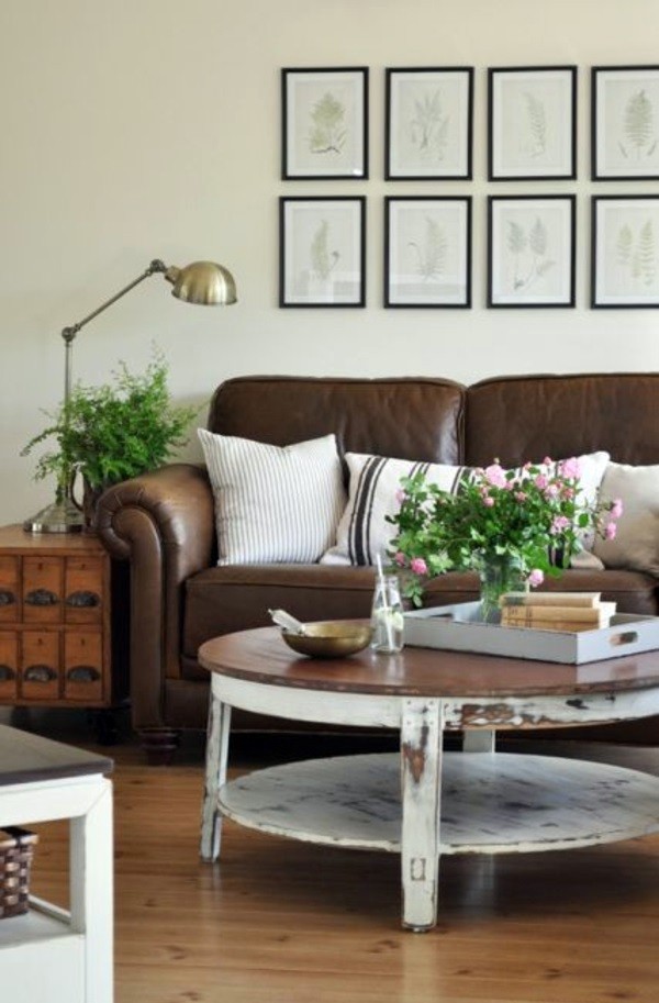 Round coffee table - the eye-catcher in your living room