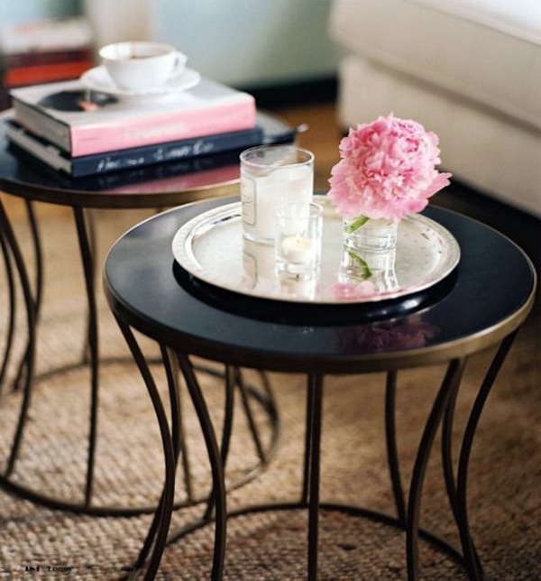 Round coffee table - the eye-catcher in your living room