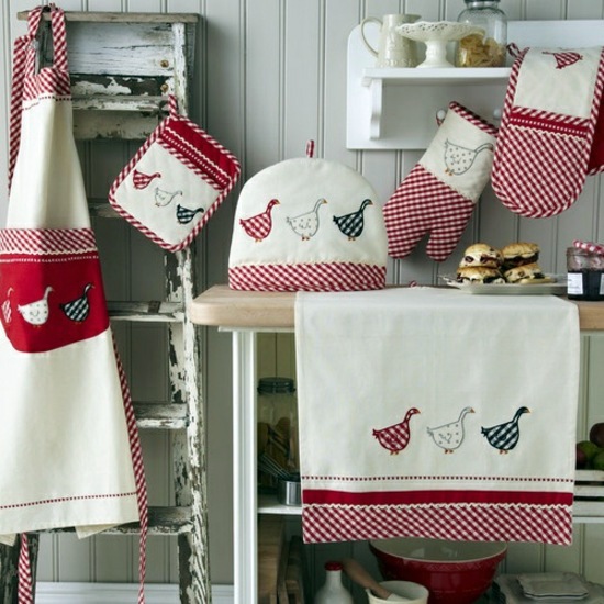 Decorate with Vichy Karo materials for a cozy ambience