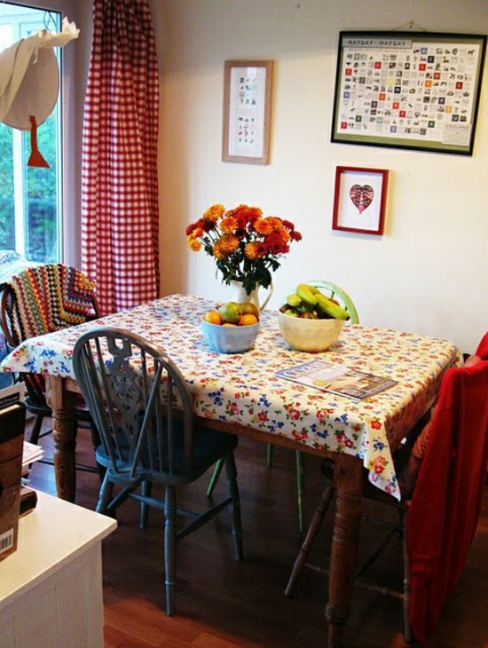 Decorate with Vichy Karo materials for a cozy ambience