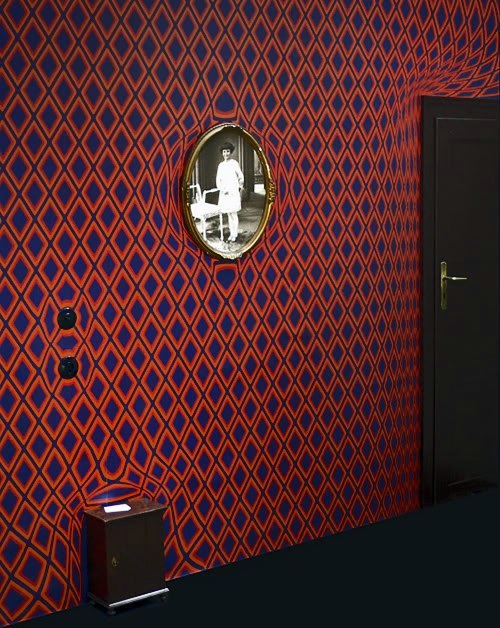 Tapeten - Surrealistic wallpapers for more fun in any room Tapeten - Surrealistic wallpapers for more fun in any room