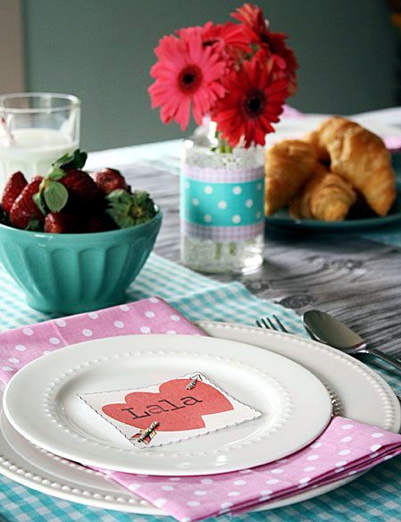 A romantic table for Valentine's Day A romantic table for Valentine's Day