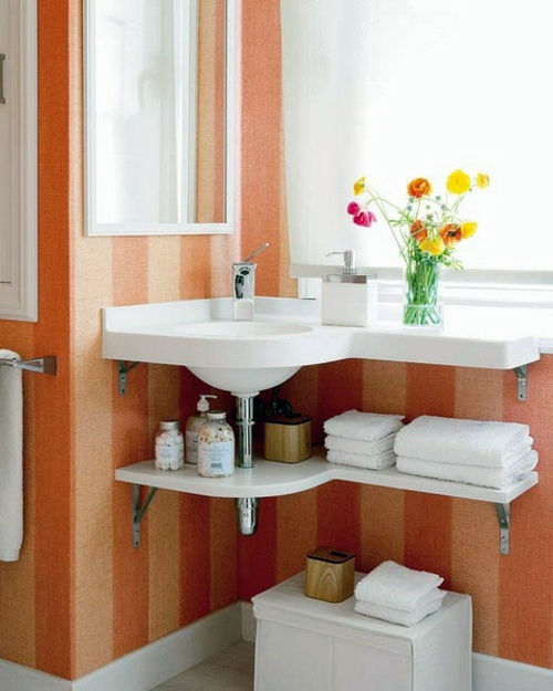 Bathroom with extra storage space Avso