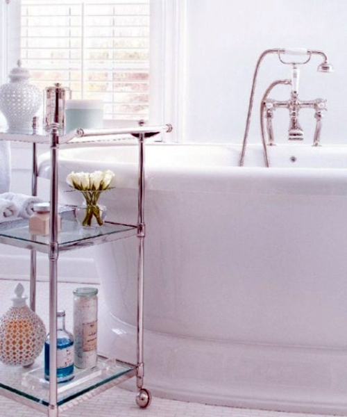 Bathroom with extra storage space Avso