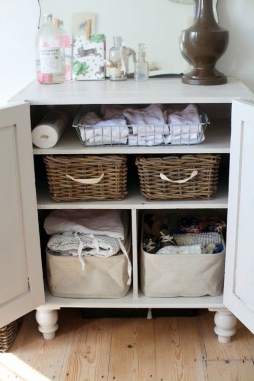 Bathroom with extra storage space Avso