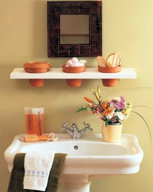 Bathroom with extra storage space Avso