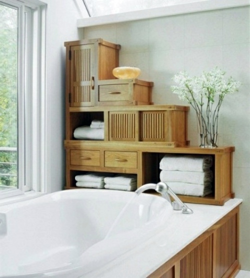 Bathroom with extra storage space Avso