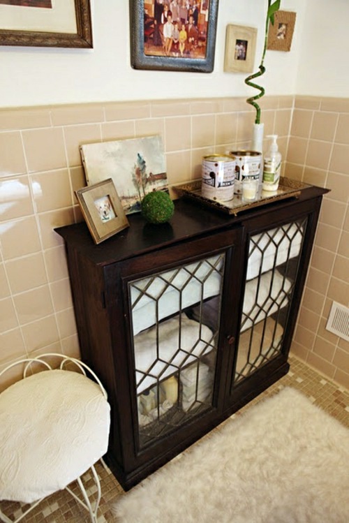 Bathroom with extra storage space Avso