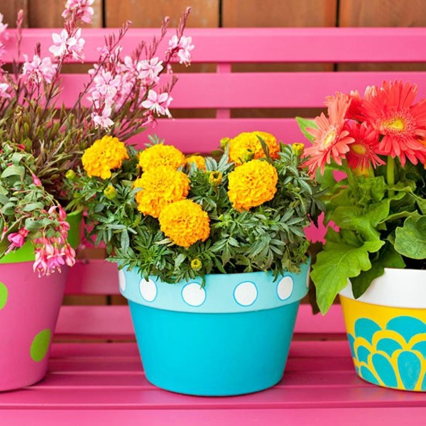 Colourful garden decorations make yourself - how can you refresh the exterior