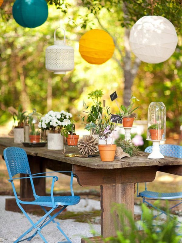Colourful garden decorations make yourself - how can you refresh the exterior