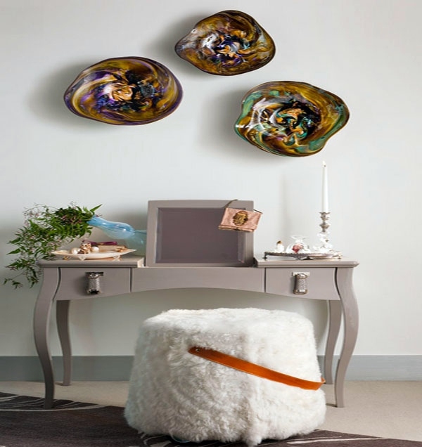 Wall decoration with plates - What makes the dinner plates on the wall? Wall decoration with plates - What makes the dinner plates on the wall?
